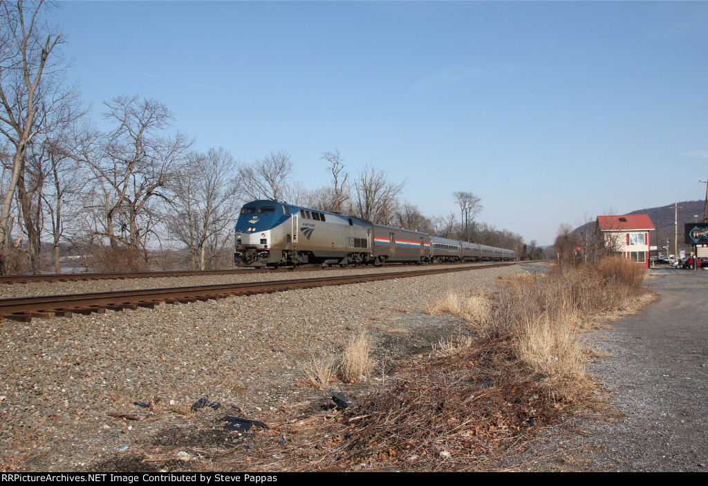 Amtrak 103 leading train 43